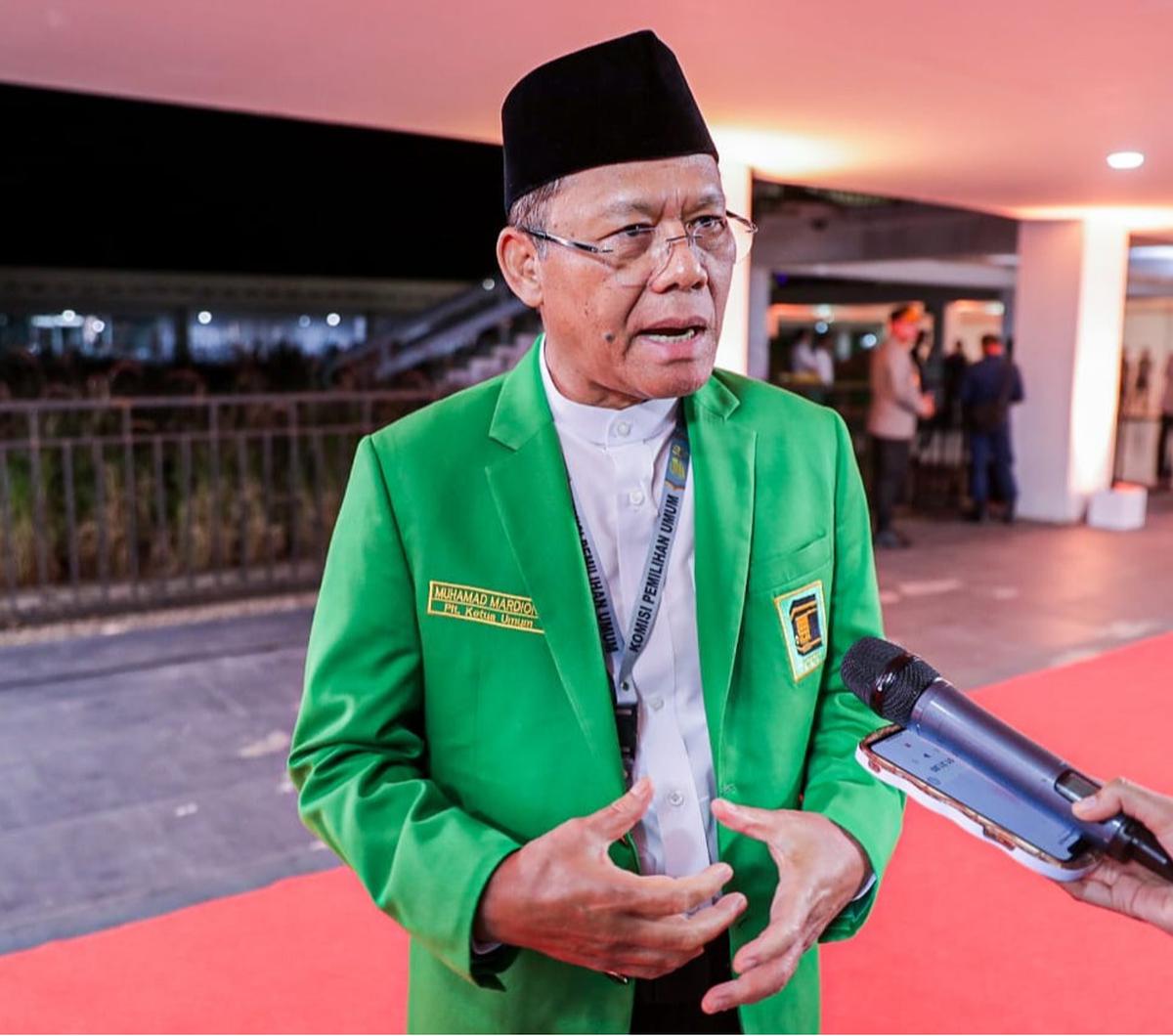 Mardiono berharap lewat debat kali ini masyarakat dapat menilai dan memberikan keputusan untuk memilih pasangan Capres dan Cawapres yang terbaik.