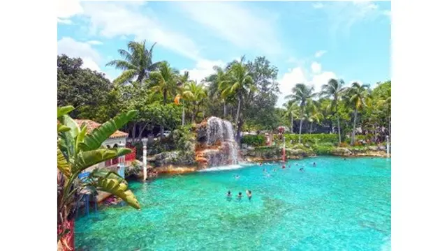 5 Potret Kolam Renang Paling Unik di Dunia, dari Terdalam hingga Terbesar