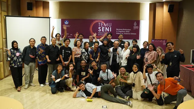 20 seniman muda yang memiliki beragam latar genre dan berasal dari berbagai tempat di Indonesia hadir di Makassar untuk turut serta dalam Temu Seni Performan