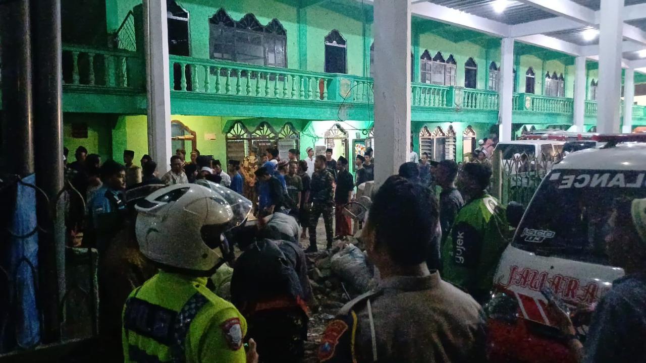 Cerita Santri Selamat dari Runtuhan Bangunan Ponpes Al-Khoziny karena Salat di Barisan Pinggir