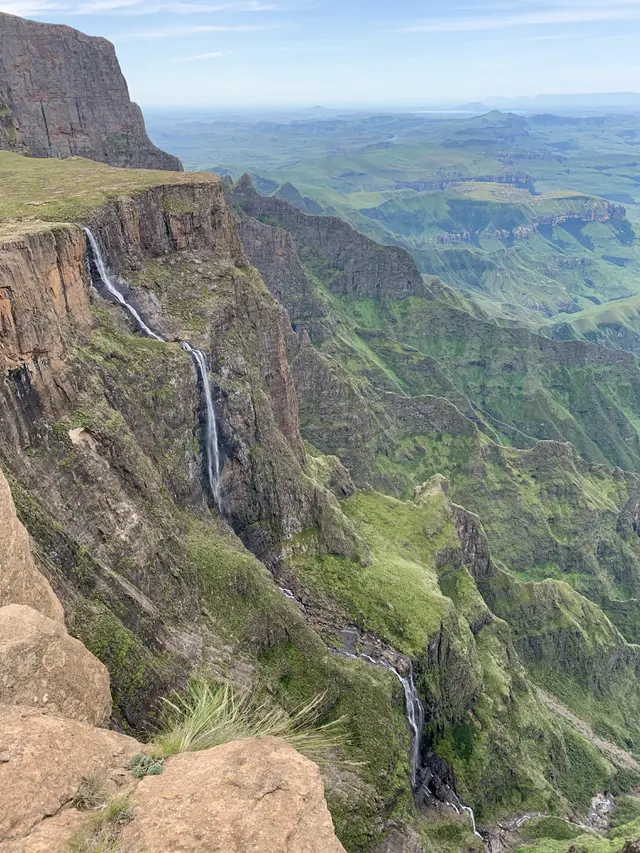 ilustrasi air terjun tugela afrika selatan