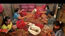 Harga bawang merah anjlok menjadi Rp. 8.000 per kilogram dari harga sebelumnya yang mencapai RP. 15.000 per kilogram anjlok , Jakarta, Rabu (13/8/2014) (Liputan6.com/Miftahul Hayat)