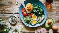 Ilustrasi makanan penuh nutrisi. (Foto: Unsplash/Brooke Lark)