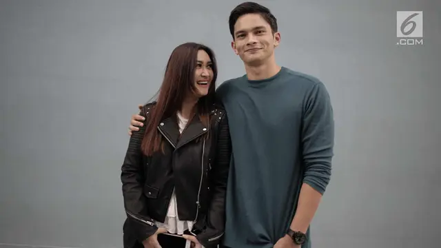 Didampingi Teman Lelakinya, Nafa Urbach Tampil dengan Jaket Kulit