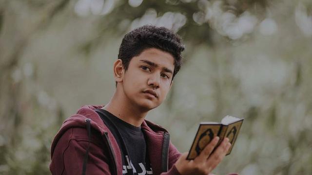 6 Hafiz Muda Terkenal Yang Suaranya Menggetarkan Hati Dari Taqy Malik Hingga Osman Bostanci Lifestyle Liputan6 Com