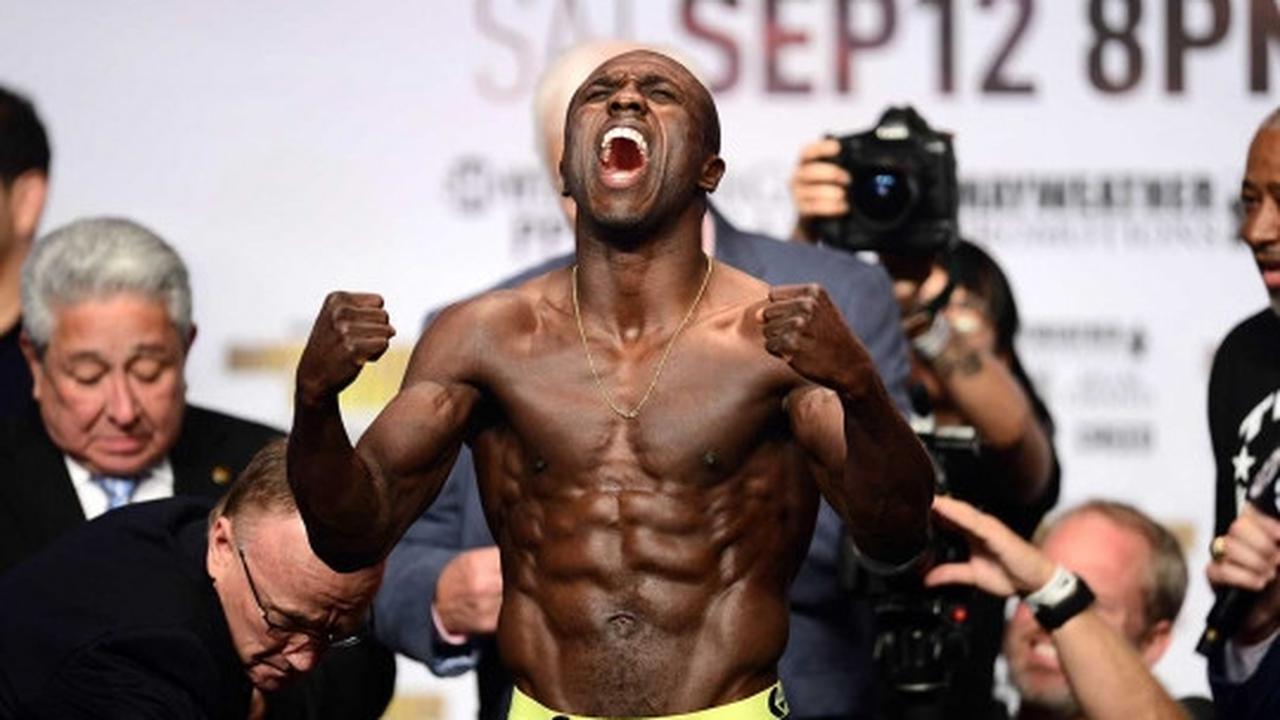 Jelang pertarungan, Mayweather dan Berto saling tatap