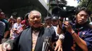 Wajah tegang Ferri Sofyan usai diperiksa oleh komisi Pemberantasan korupsi (KPK), Jakarta, Senin (11/4/2016). Ferri diperiksa sebagai saksi kasus dugaan suap pembahasan Raperda terkait reklamasi teluk Jakarta. (Liputan6.com/Helmi Afandi)