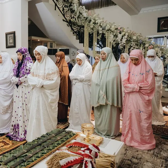 Erina Gudono gelar pengajian jelang menikah (Bridestory/tim fotografi Morden)