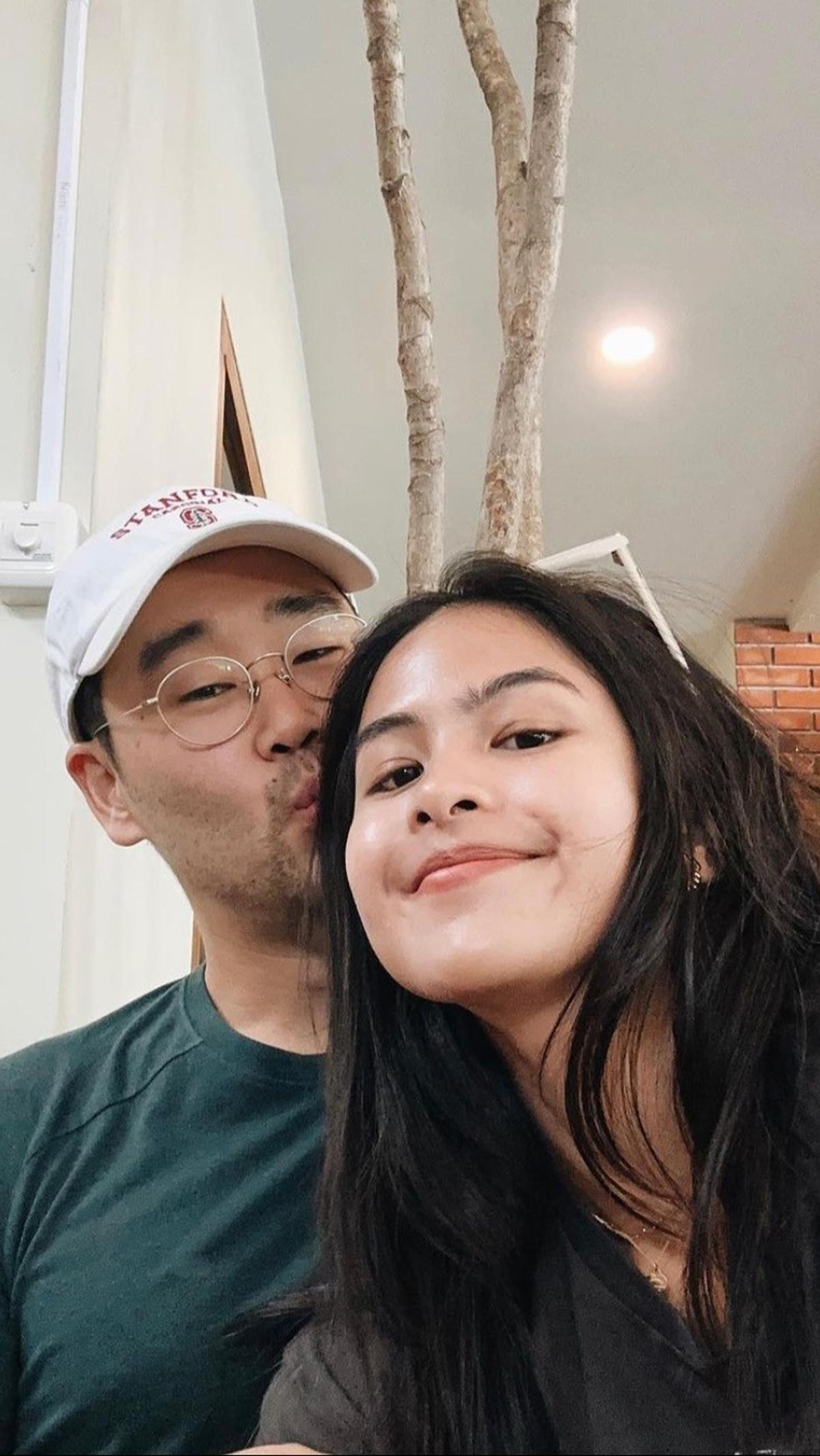 Selama ini Jesse dan Maudy juga tak ragu membagikan momen romantis berdua. Meski tak sering, beberapa kali keduanya membagikan potret saat jalan-jalan bersama layaknya pasangan baru.