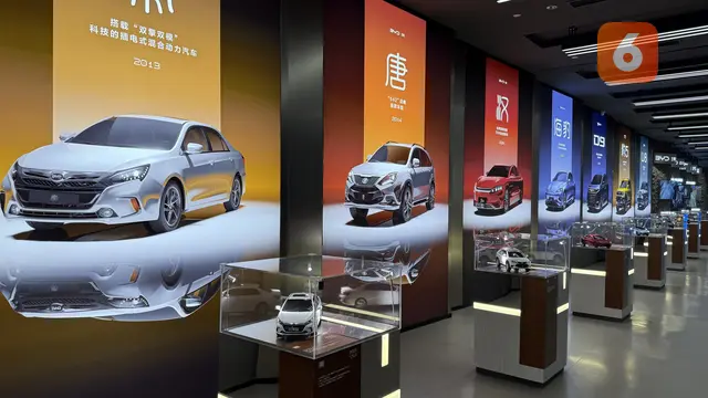 Deretan mobil BYD di Di-Space di Zhengzhou, China