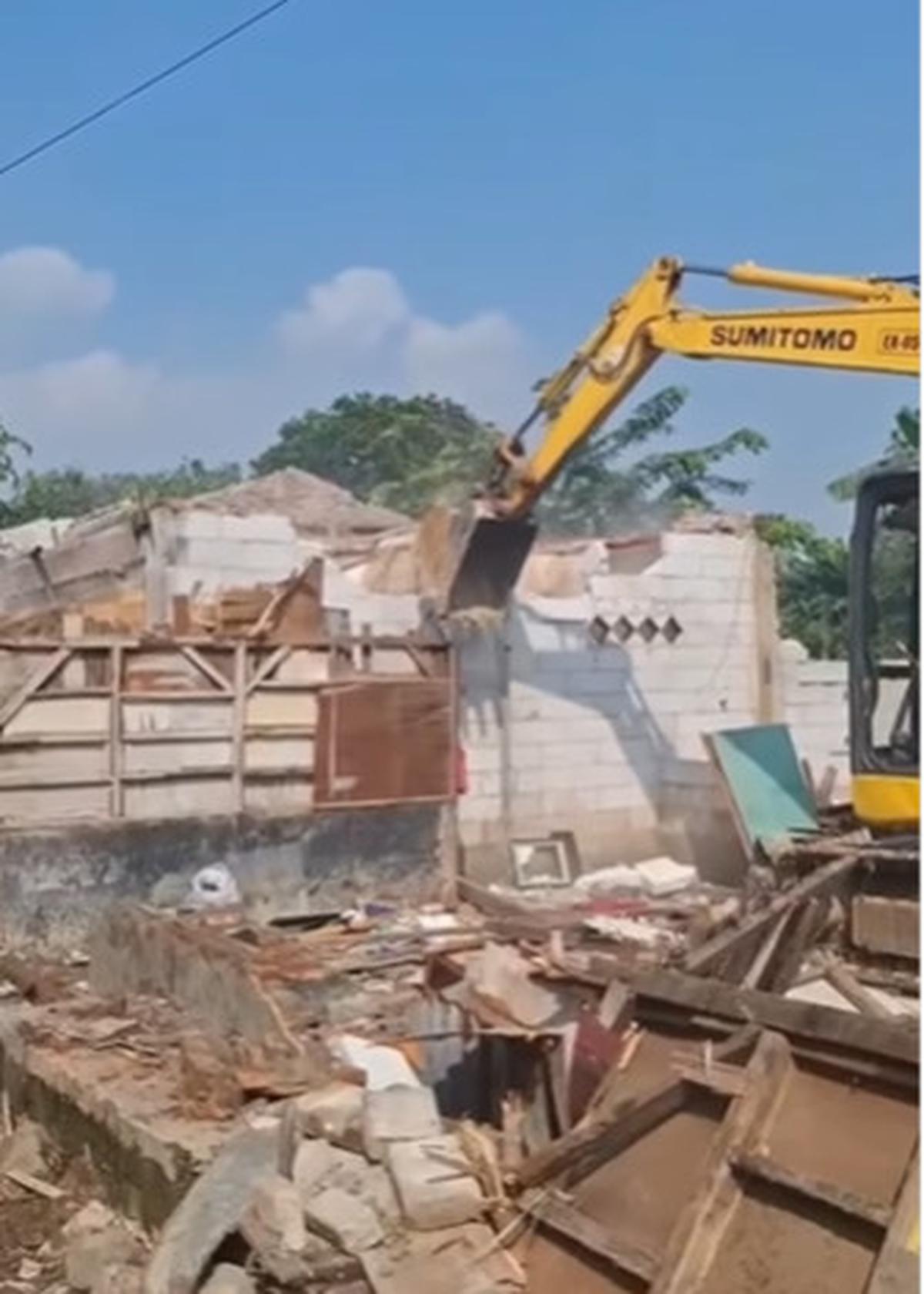 Pemprov Jabar Bongkar Bangunan Liar di Kali Bekasi, Ternyata Banyak Manfaat Untuk Mengairi 4 Ribu Hektare Sawah