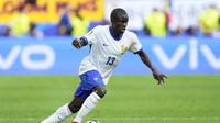 Gelandang Prancis, N'Golo Kante. (AP Photo/Darko Vojinovic)