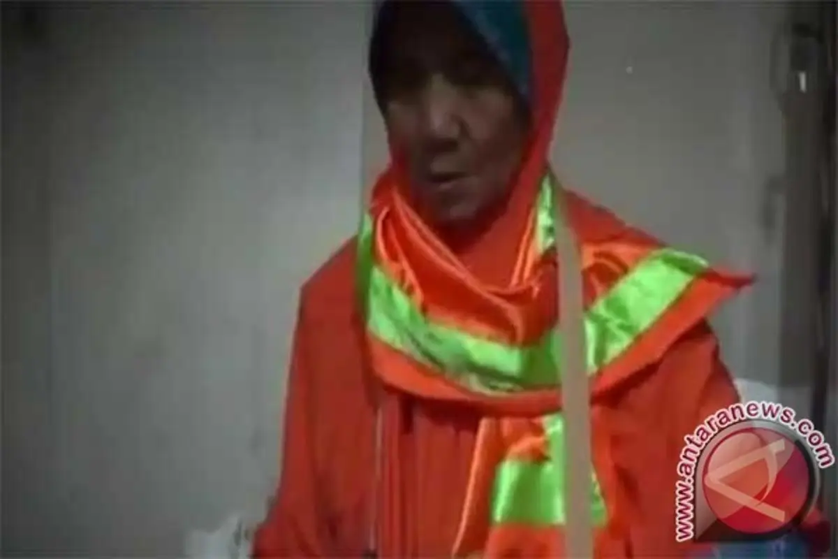 Menabung Sejak Usia 30 Tahun, Nenek Pemulung Ini Naik Haji