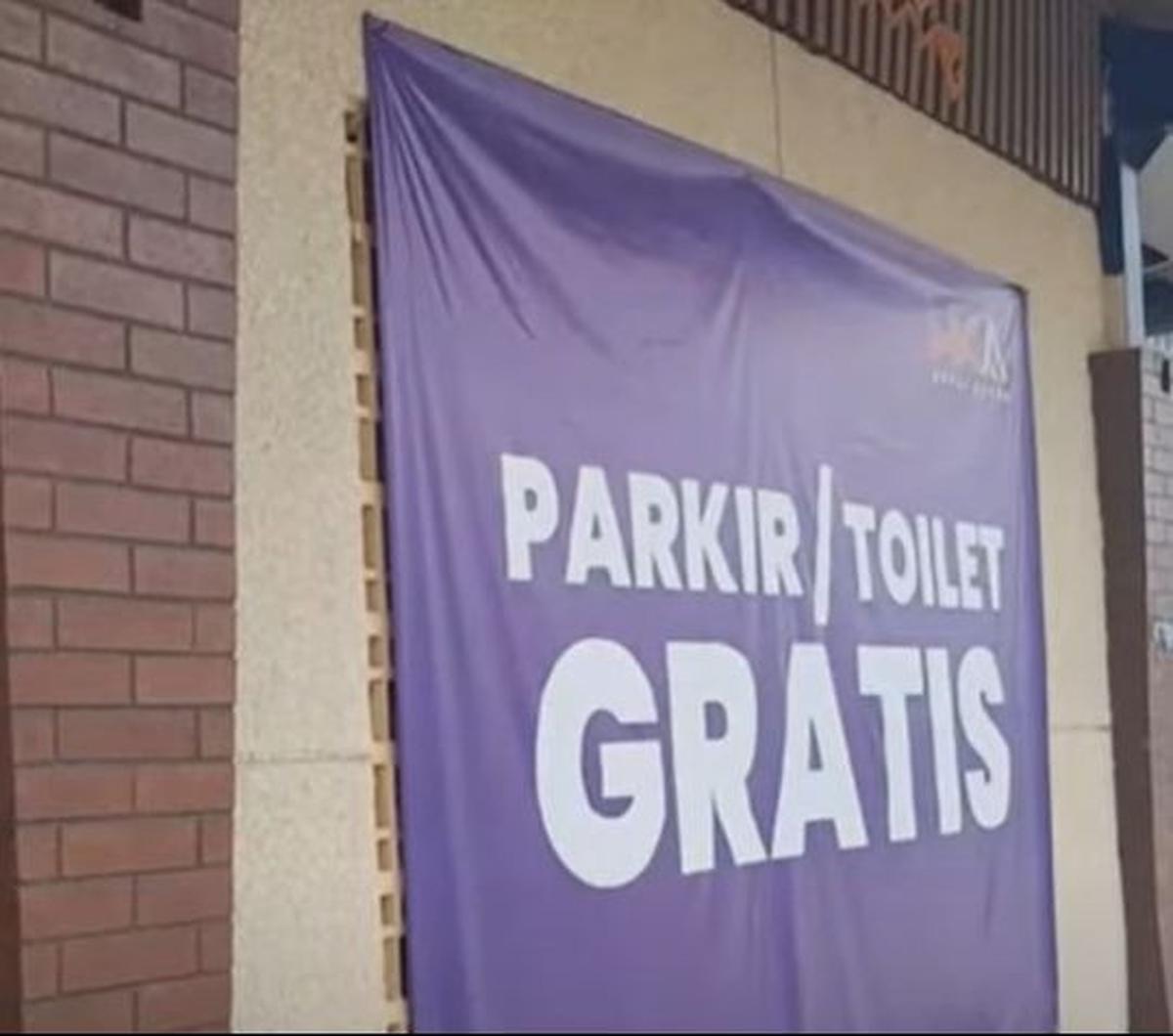 Ketika di toilet umum, ia menemukan tas pemudik yang tertinggal dengan posisi tergantung di tembok. Lantaran tak berani membuka sendirian, Aiptu Supriyanto kemudian membawa tas tersebut ke pos untuk diperiksa bersama sekuriti dan pramubakti (office boy) r