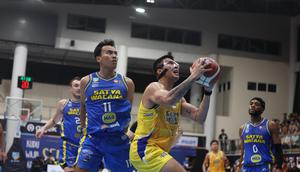 Duel Indonesian Basketball League (IBL) 2026 antara Satya Wacana Salatiga vs Satria Muda Pertamina Bandung di GOR Basket Prof. Susilo Wibowo UNDIP, Semarang, Rabu (14/1/2026) malam WIB. (Dok. Satria Muda)