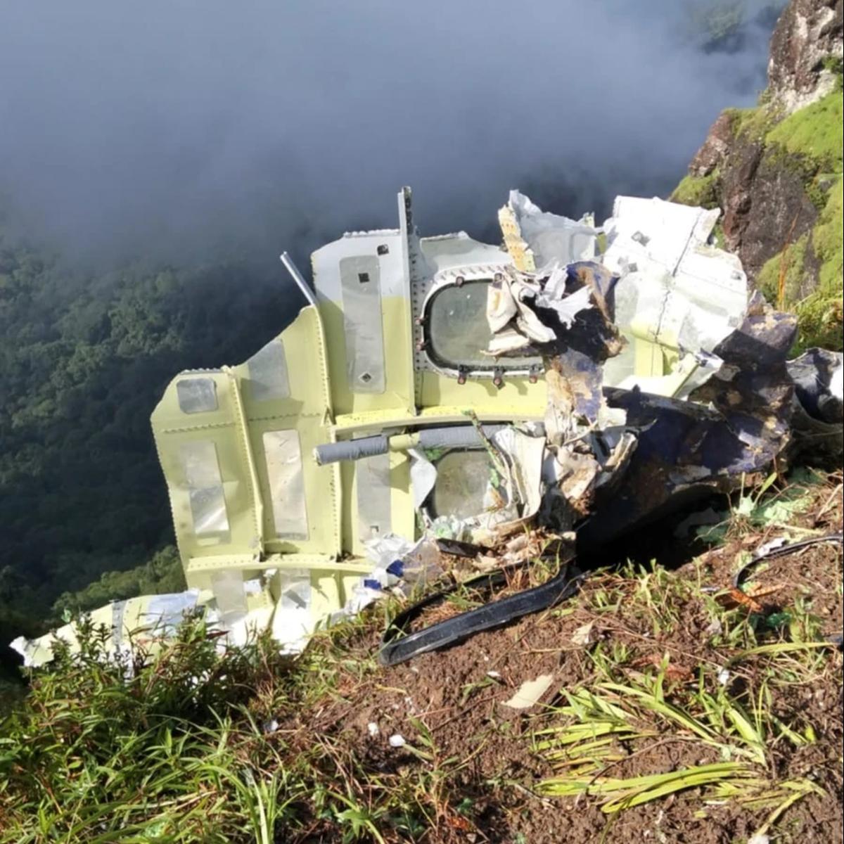 Serpihan pesawat atr 42-500 hilang kontak di maros