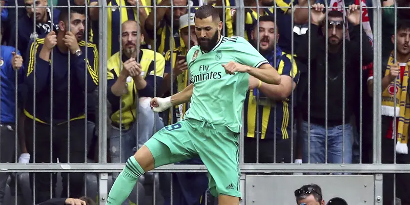 Karim Benzema Hattrick, Real Madrid Taklukkan Fenerbahce