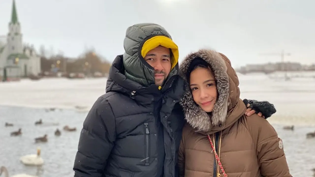 Liburan ke Islandia, Ini 6 Potret Raffi Ahmad dan Nagita di Bawah Langit Aurora