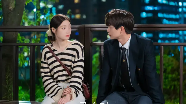 Poster Drama Korea Terbaru 'The Golden Spoon' yang Dibintangi Jung Chaeyeon DIA dan Yook Seungjae BTOB