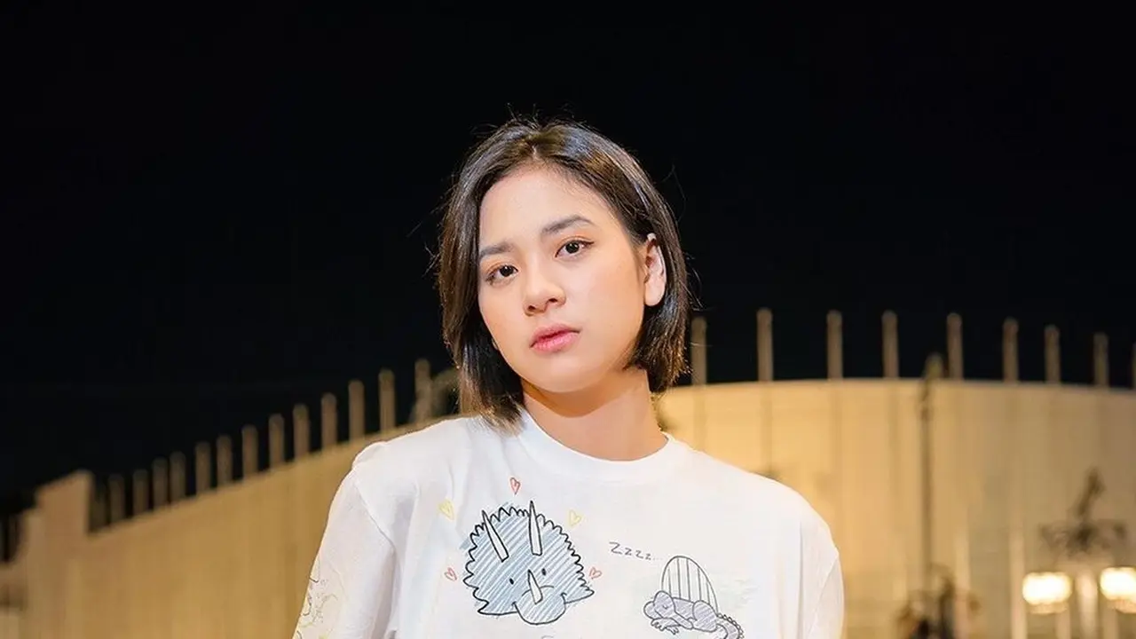 Rambut pendek artis