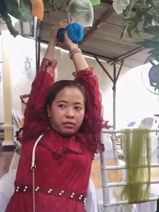 Tamu Undangan Curi Mangga