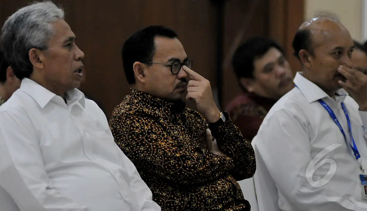 Menteri Energi dan Sumber Daya Mineral (ESDM) Sudirman Said (tengah) saat menghadiri peluncuran Mandatori B-15, Jakarta, Senin (23/3/2015). (Liputan6.com/Johan Tallo)