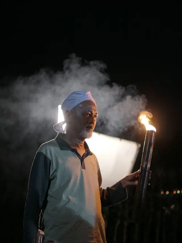 Salah satu adegan dalam film Pocong Merah. (Foto: Dok. Checklist Cinema)