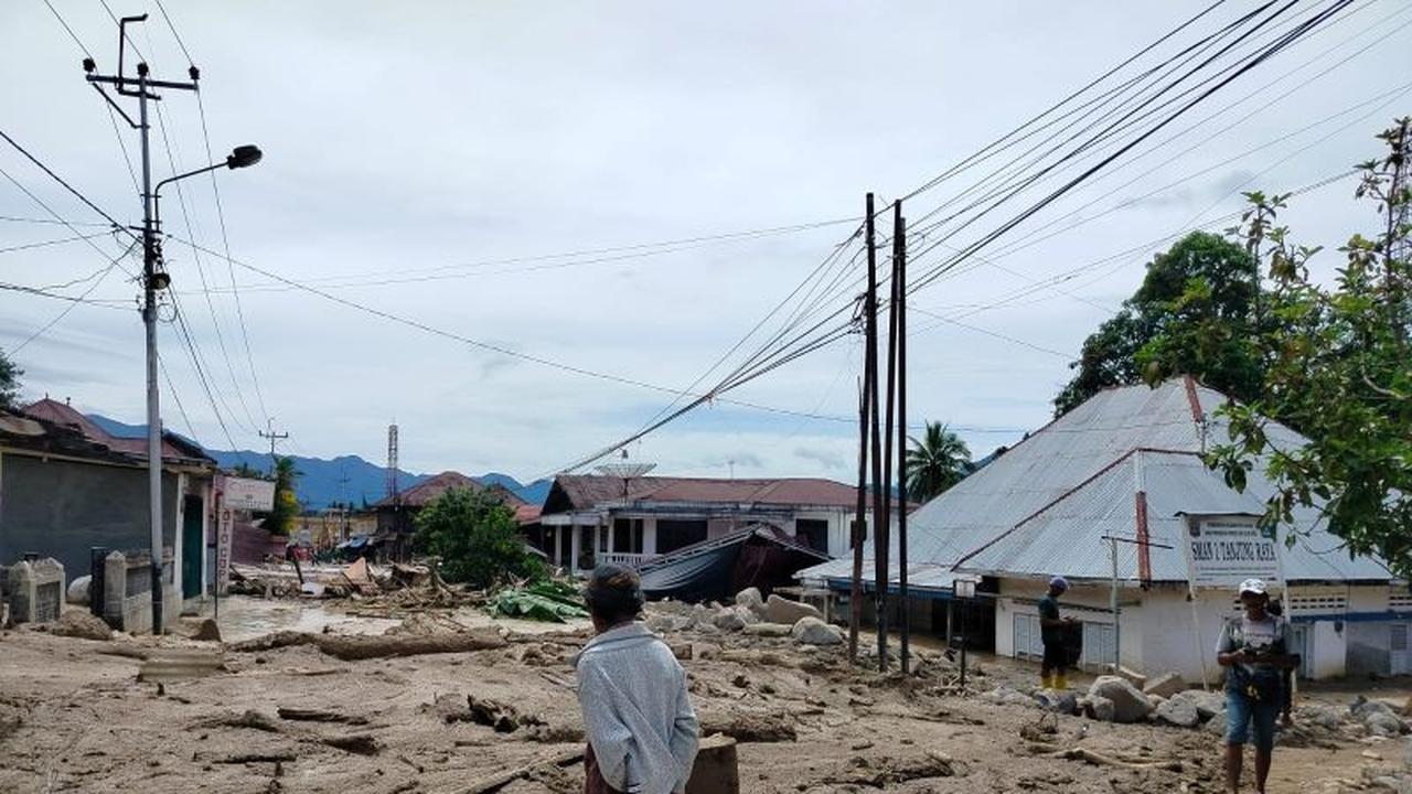 Ketakutan Banjir Bandang Maninjau Agam Meningkat, Puluhan Keluarga Mengungsi