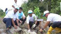 PT PLN (Persero) melakukan penanaman pohon serentak di unit-unit kerja se-Indonesia untuk memperingati Hari Menanam Pohon Indonesia (HPMI) 2022. (Dok PLN)