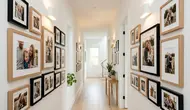Cara Mengubah Lorong Sempit Menjadi Galeri Foto Keluarga yang Hangat dan Estetik