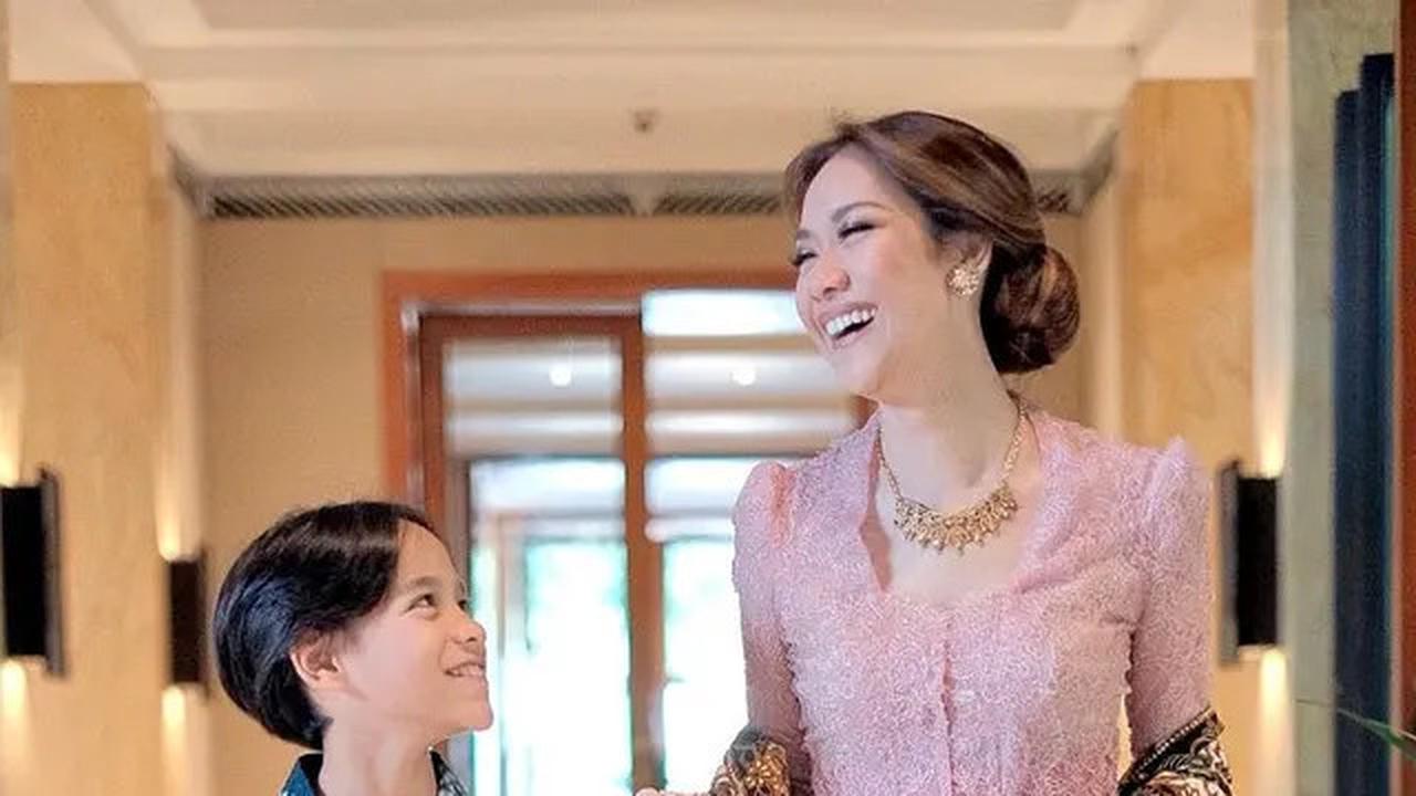 Model Kebaya Modern Pilihan BCL, Inspirasi Gaya Wanita Anggun dan Berkelas di Usia 40an