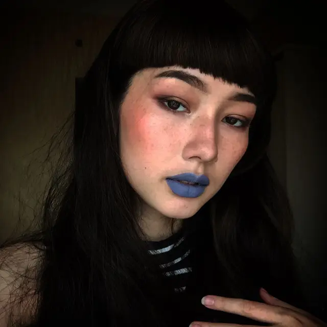 Potret Devina Aureel Dengan Makeup Tebal. (Sumber: Instagram/devinaureel)