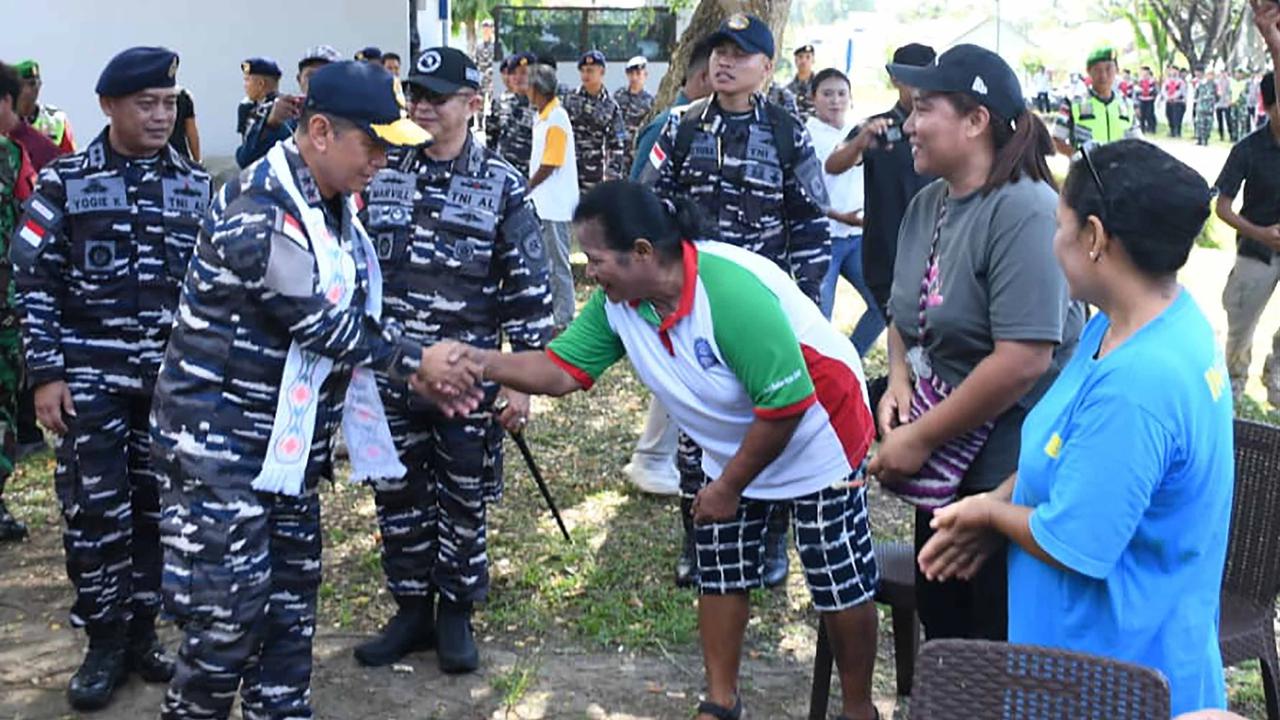 FOTO: TNI AL Perkuat Komunikasi dan Kepedulian Sosial di Kepulauan Talaud