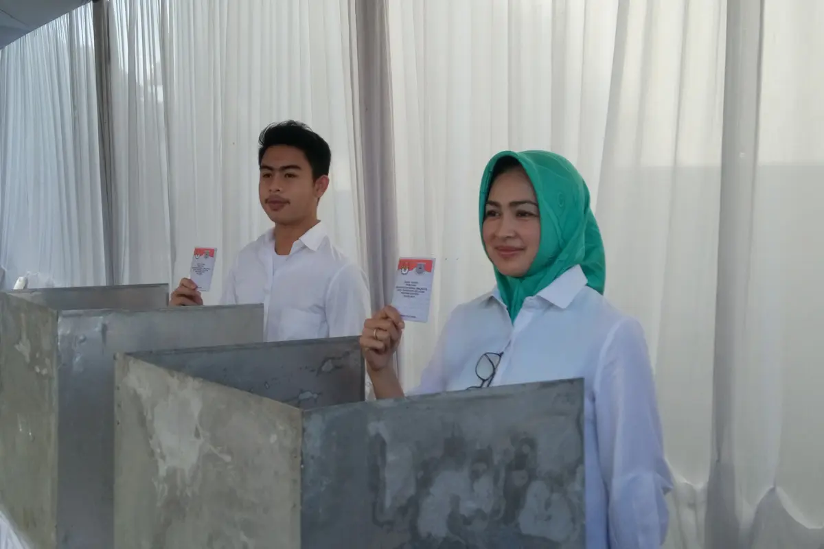 20151209-pilkada-tangsel-airin