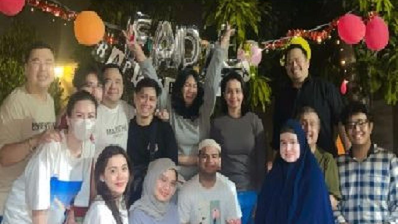 Momen Kejutan Ulang Tahun Fadil Jaidi yang ke-29, Dihadiri Keluarga serta Para Sahabat