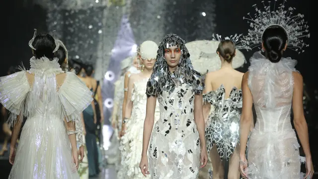 Gaun Berkilau Koleksi Terbaru Eddy Betty “Pendar”, Mahakarya Setelah Kebaya Akad Luna Maya