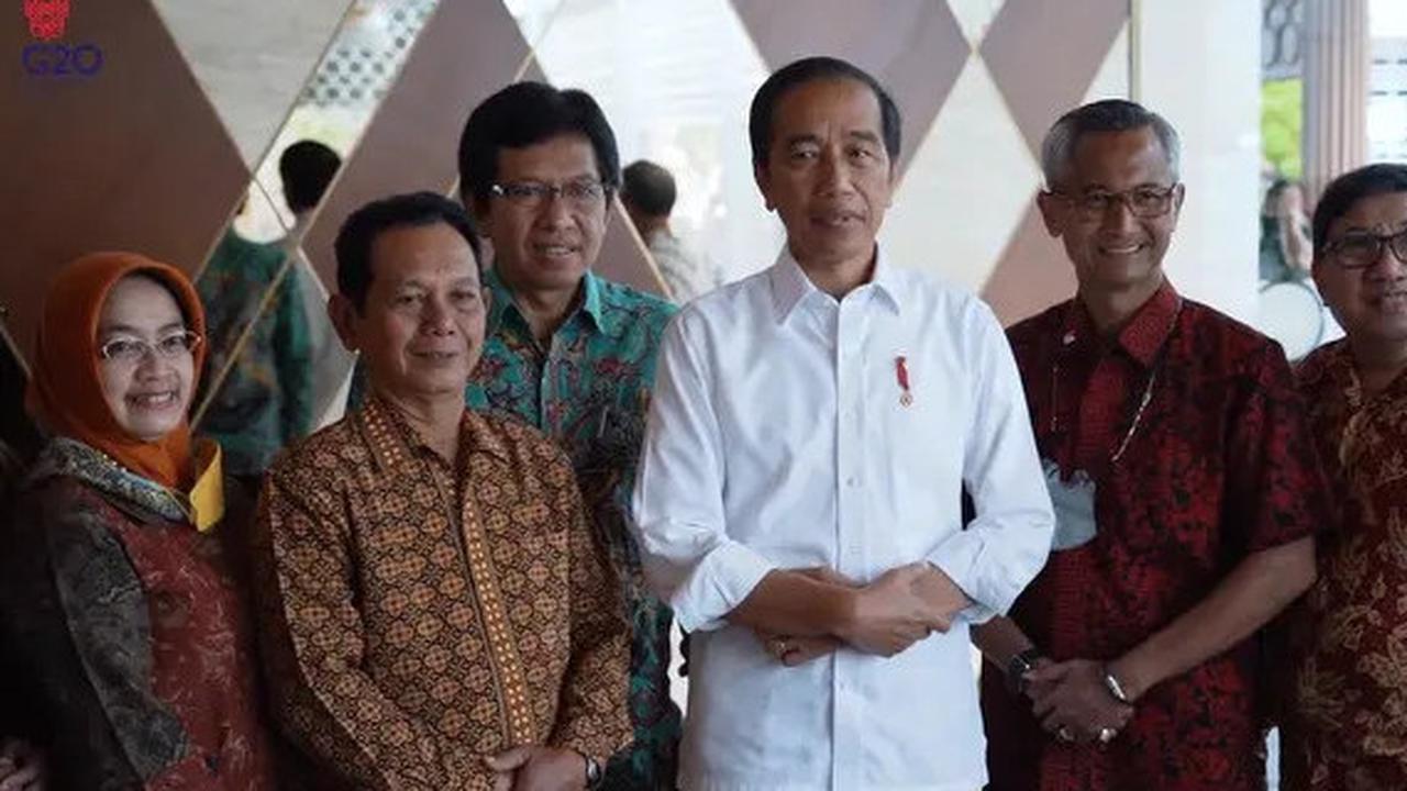Absen di Sidang Gugatan Mobil Esemka, Jokowi Pilih Terbang ke Kota Ini Temui Sosok Penting