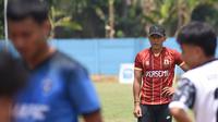 Pelatih Persema Malang, Ahmad Bustomi. (Bola.com/Iwan Setiawan)