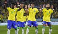 Adu joget mewarnai laga Brasil melawan Korea Selatan saat laga 16 besar Piala Dunia 2022 yang berlangsung di 974 Stadium, Selasa (06/12/2022) dini hari WIB. (AP/Manu Fernandez)