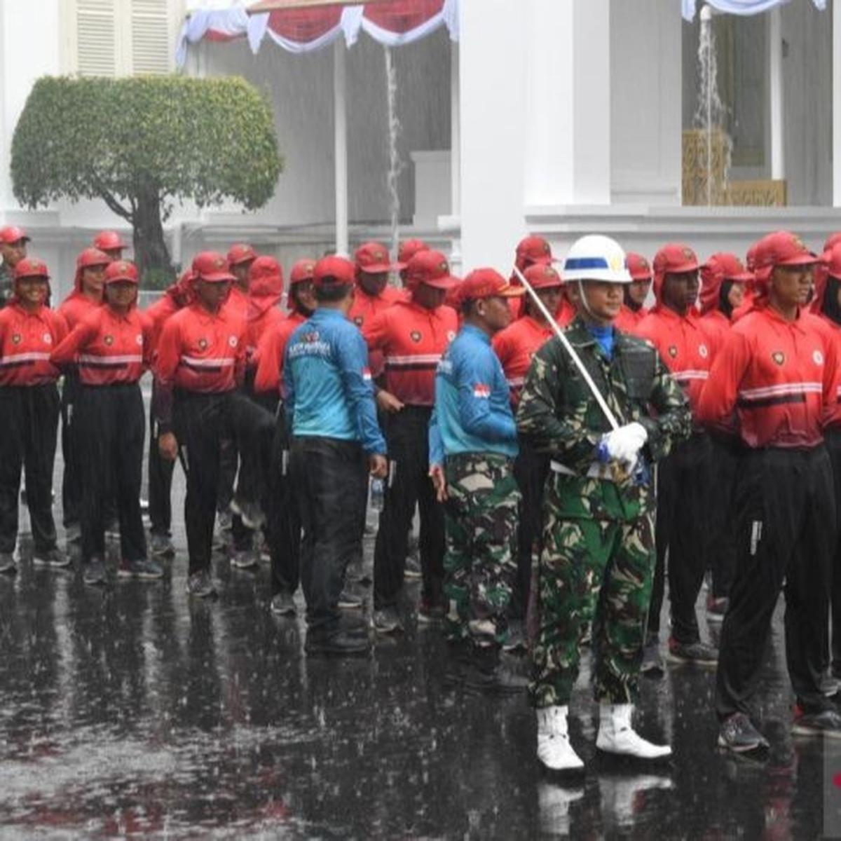 Hujan Deras Tak Goyahkan Semangat Paskibraka, Ini Fakta Unik Latihan Jelang HUT RI Ke-80