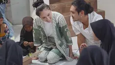 Yasmin Napper, bukan kali pertama dalam menjalani acara sosial bersama anak-anak dengan tema berbagi kebagiaan. Sebelumnya ia pernah menjalani momen seperti ini bersama para sahabat dan Nadzira Shafa. (Liputan6.com/IG/@yasminnapper)