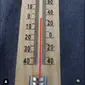 Tangkapan layar yang menunjukkan suhu hampir 0 derajat di Dataran Tinggi Dieng pada pagi hari Rabu (05/06/2024). Suhu super dingin ini disebut sebagai fenomena 'Embun Upas'. (dok. Instagram @aryadidarwanto/https://www.instagram.com/reel/C7z_DxlyVgU/?utm_source=ig_web_copy_link&igsh=MzRlODBiNWFlZA==/Rusmia Nely)