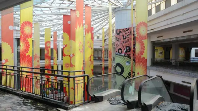 Mall yang hampir rusak (c) CNN