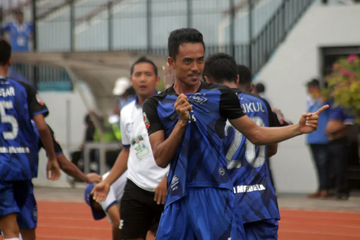 Taufik Hidayat (PSIS)