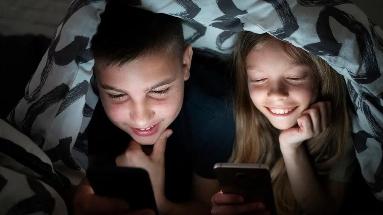 Dalam menghadapi era digital, orang tua perlu bijaksana dalam mengelola waktu screen time anak-anak.