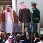 Raja Arab Saudi Salman bin Abdulaziz al Saud bersiap bertolak ke Brunei di Bandara Halim Perdanakusuma, Jakarta, Sabtu (4/3). Raja Salman akan mengunjungi Brunei selama setengah hari untuk kunjungan kenegaraan. (Liputan6.com/Angga Yuniar)