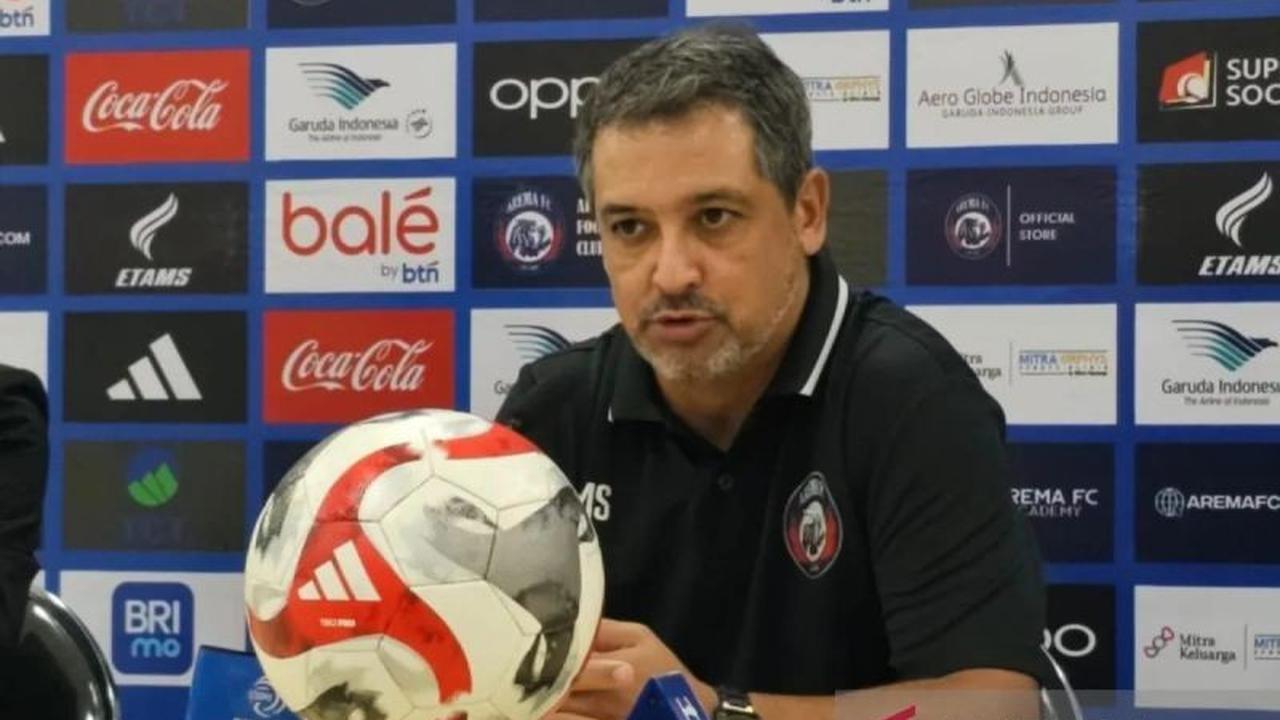 Arema FC Waspada Serangan Balik Semen Padang di BRI Super League