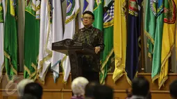 Mendagri Tjahjo Kumolo memberikan pidato jelang penandatanganan nota kesepahaman Pelaksanaan Tugas dan Fungsi dalam Bidang Pemajuan, Perlindungan dan Pemenuhan HAM, Jakarta, Senin (29/6/2015). (Liputan6.com/Faizal Fanani)