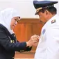 Khofifah Indar Parawansa resmi melantik Wakil Bupati Nganjuk Marhaen Djumadi menjadi Bupati Nganjuk. (Istimewa)