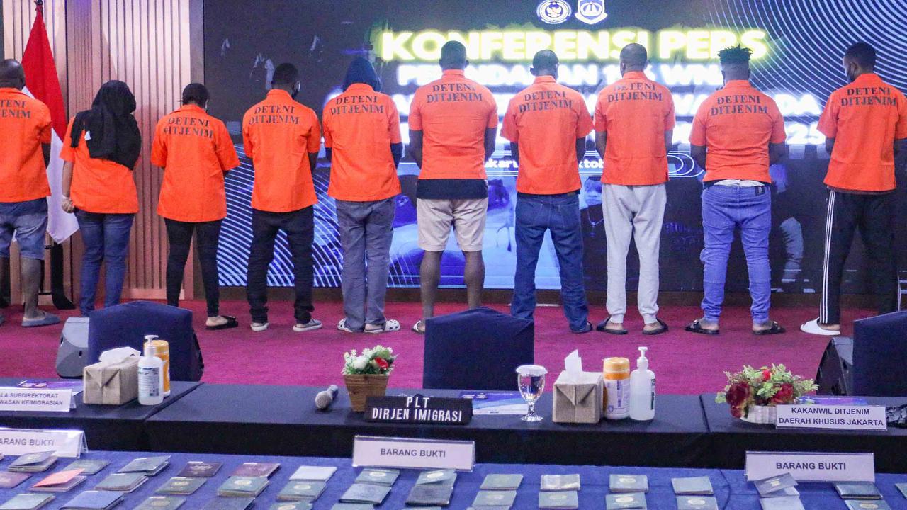 FOTO: Operasi Wira Waspada: 196 WNA Diamankan, Banyak Gunakan Izin Tinggal dan Investor Fiktif